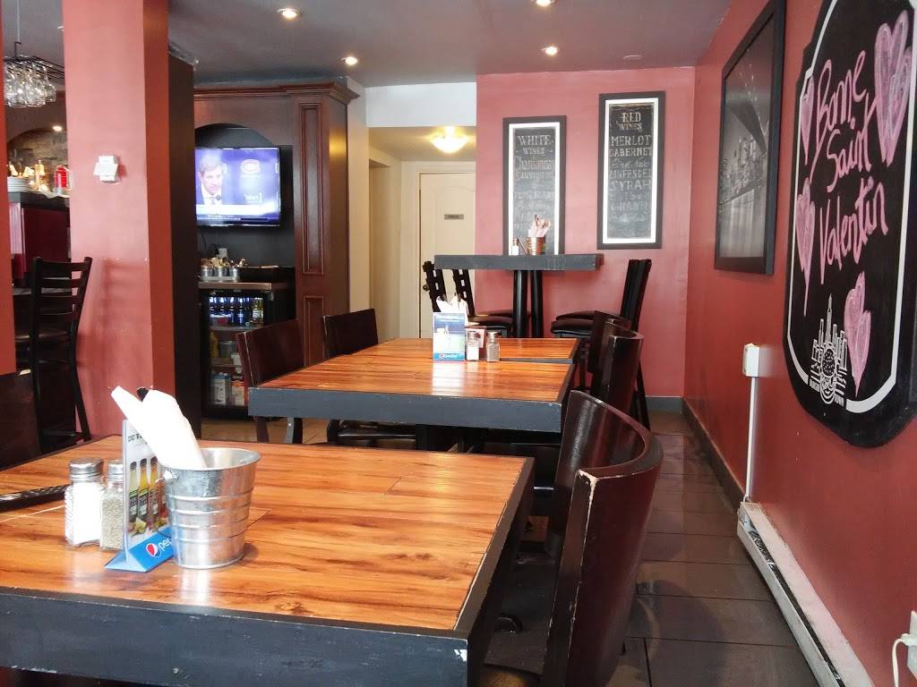 Burger Town | restaurant | 445 Chemin Bord-du-Lac, Dorval, QC H9S 2A7, Canada | 5146315757 OR +1 514-631-5757