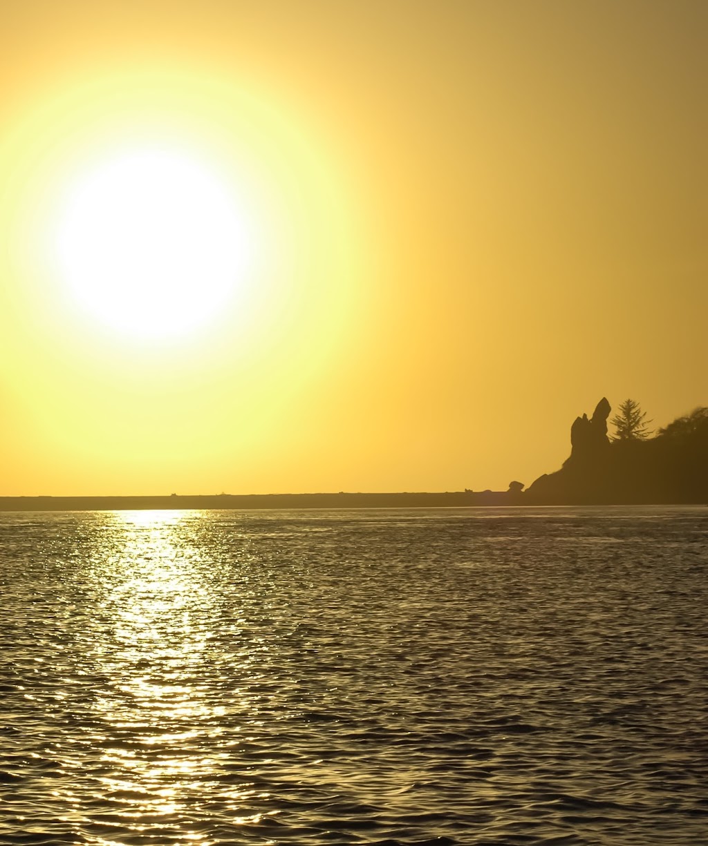 Redwood Hotel and Casino | restaurant | 171 Klamath Blvd, Klamath, CA 95548, USA | 7074821777 OR +1 707-482-1777