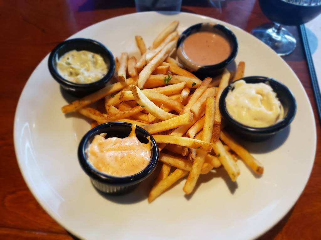 Capital Ale House | restaurant | 41-A Court Square, Harrisonburg, VA 22801, USA | 5405642537 OR +1 540-564-2537