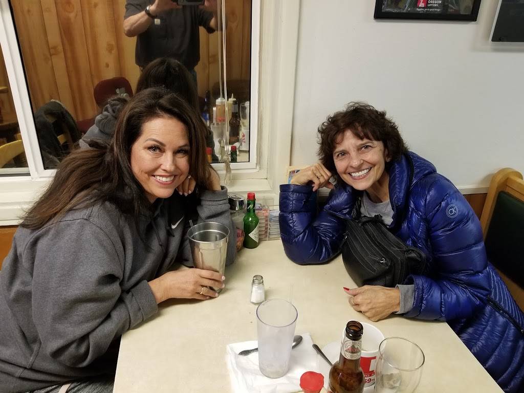 Billy Jos Denim Country | restaurant | 452 S Center St, Sublimity, OR 97385, USA | 5037697808 OR +1 503-769-7808