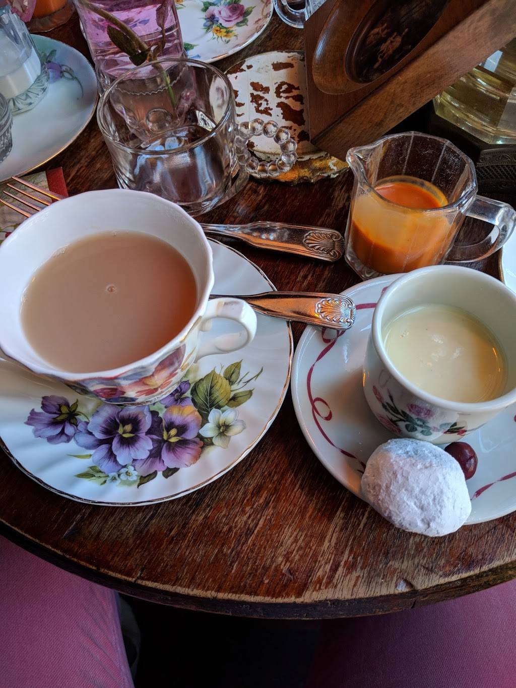 The McCharles House & Gardens | restaurant | 335 S C St, Tustin, CA 92780, USA | 7147314063 OR +1 714-731-4063