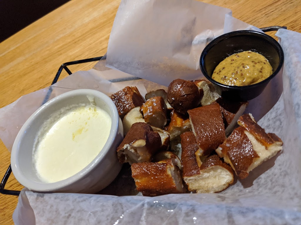 The Dugout Sports Grill | restaurant | 109 W Cochran St, Simi Valley, CA 93065, USA | 8059559200 OR +1 805-955-9200