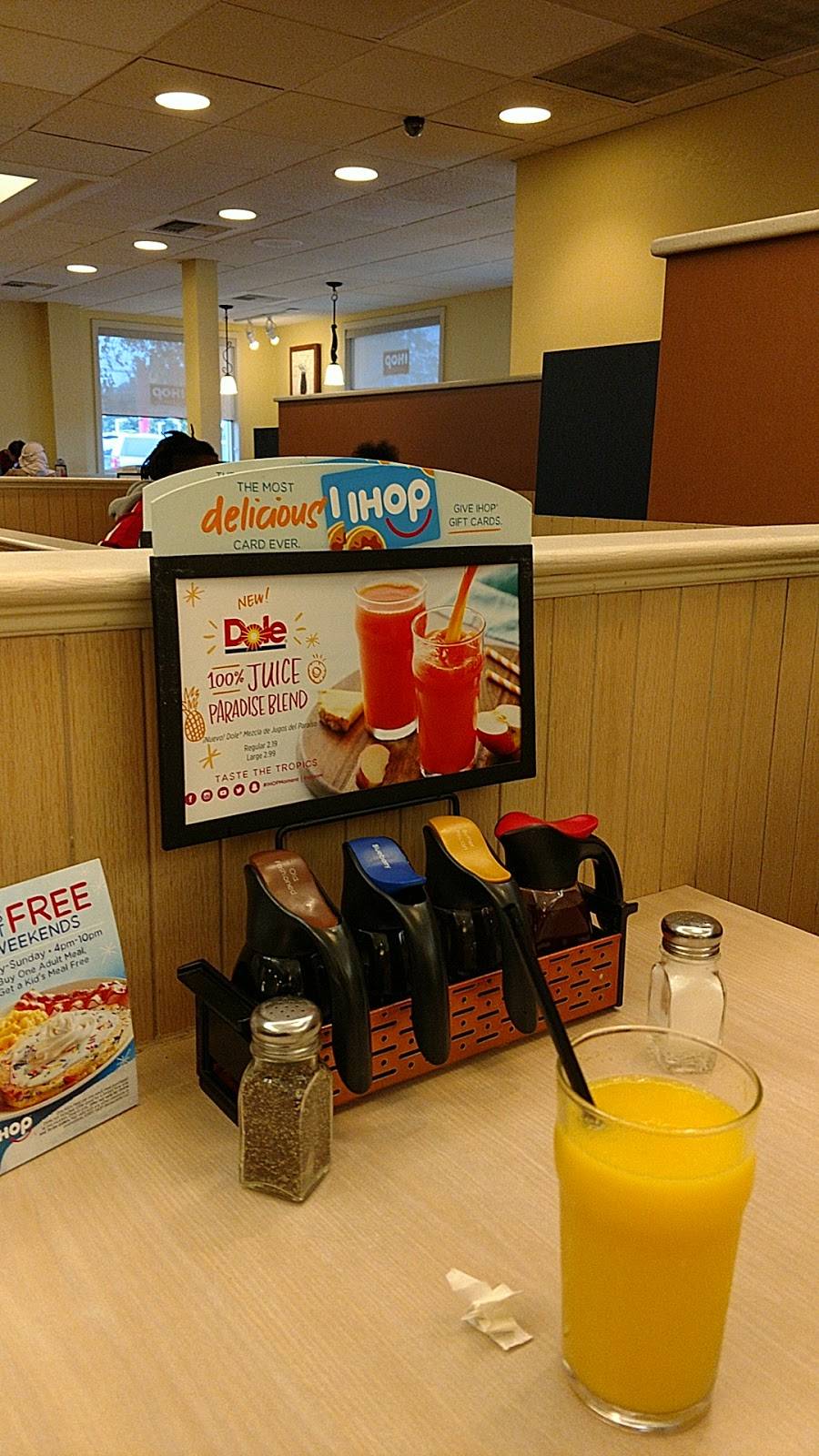 IHOP | bakery | 134 W Woodlawn Rd, Charlotte, NC 28217, USA | 7045236388 OR +1 704-523-6388