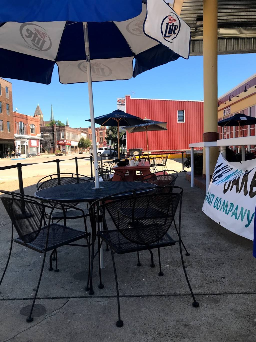 Wake n Bake Breakfast Company | restaurant | 713 Jefferson St, Burlington, IA 52601, USA | 3197540494 OR +1 319-754-0494