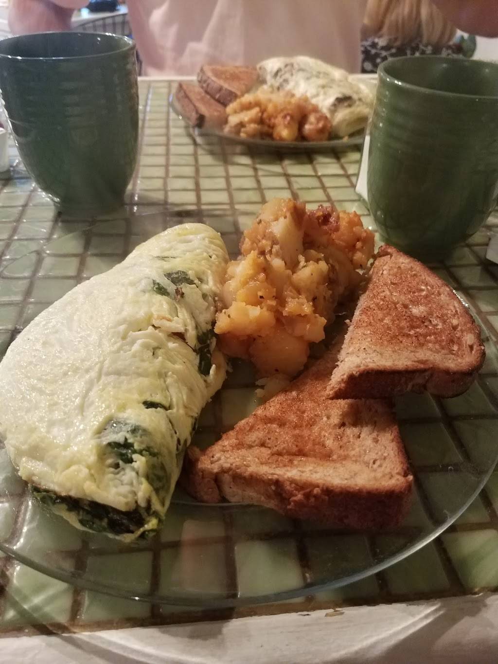 Christinas Breakfast & Lunch Restaurant | restaurant | 263 NE 2nd Ave, Delray Beach, FL 33444, USA | 5612783200 OR +1 561-278-3200