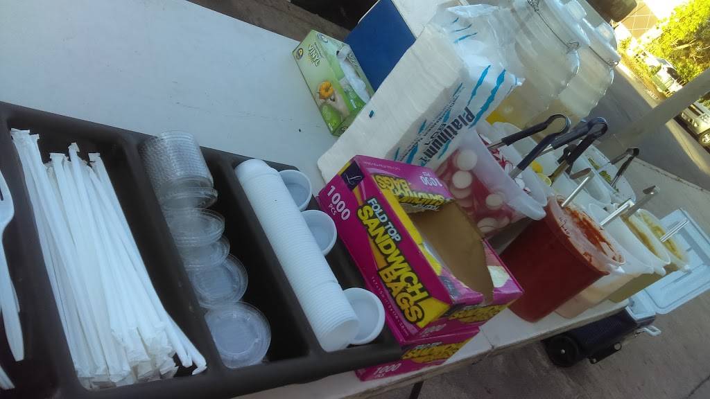 Tacos Los Primos - Lonchera | restaurant | 102 Highbury Ave, Los Angeles, CA 90032, USA | 2138589094 OR +1 213-858-9094