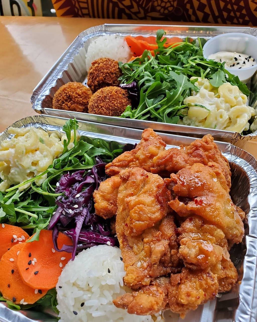 Manoa Poke Shop | restaurant | 300 Beacon St, Somerville, MA 02143, USA | 6179451042 OR +1 617-945-1042