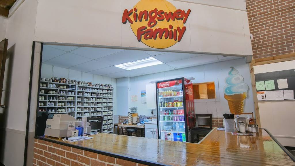 Kingsway Lanes & Restaurant | restaurant | 215 Riverside Dr, Welland, ON L3C 5E3, Canada | 9057352141 OR +1 905-735-2141