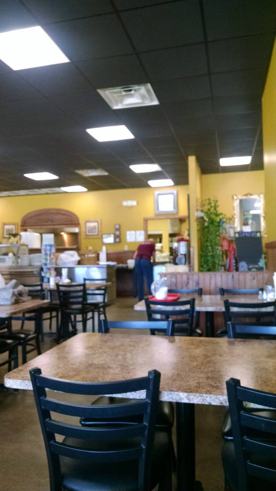 The Front Porch | restaurant | 30 Edwards Dr, Bells, TN 38006, USA | 7313453400 OR +1 731-345-3400