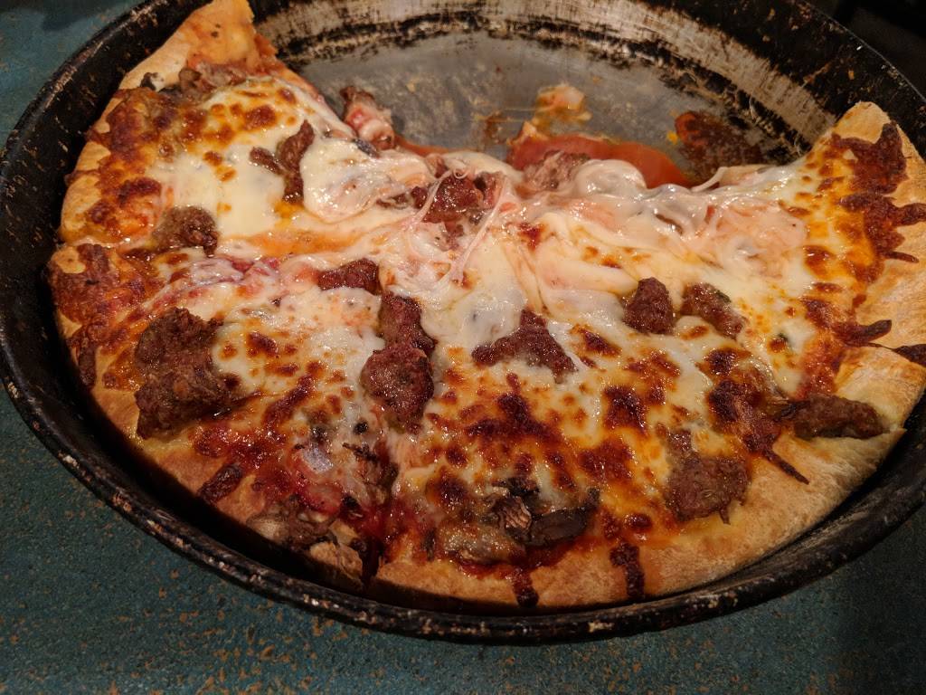 Lou’s LaGrotto | restaurant | 3001 5th St, Peru, IL 61354, USA | 8152233083 OR +1 815-223-3083