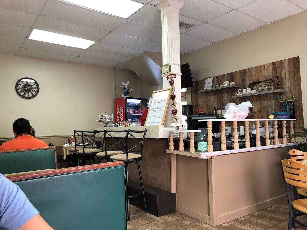 The Connection Café | restaurant | 1207 3rd Ave W, Bradenton, FL 34205, USA | 9412514954 OR +1 941-251-4954