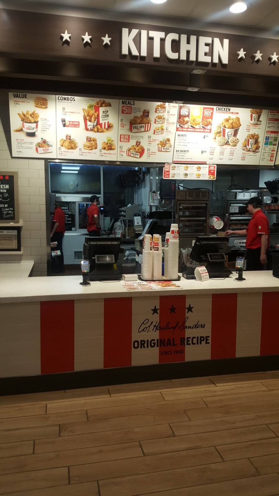 KFC | restaurant | 5501 IN-62, Jeffersonville, IN 47130, USA | 8122822320 OR +1 812-282-2320