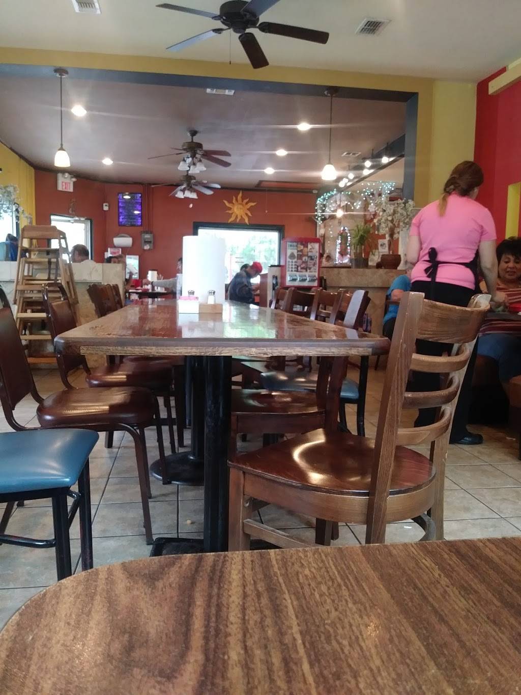 Restaurante La Morenita | restaurant | 750 Porter St, San Antonio, TX 78210, USA | 2105343790 OR +1 210-534-3790