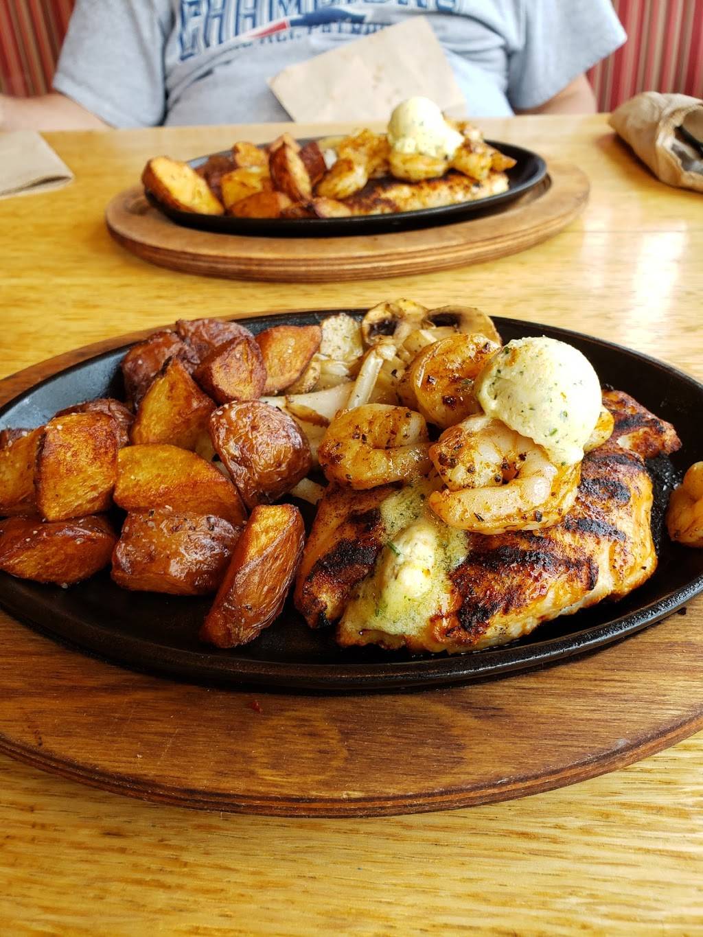 Applebees Grill + Bar | restaurant | 14 Manchester Rd, Derry, NH 03038, USA | 6034325600 OR +1 603-432-5600