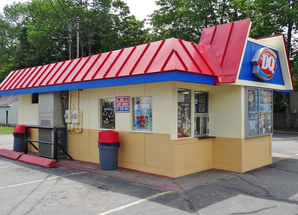 Dairy Queen Store | restaurant | 59 Main St, Topsham, ME 04086, USA | 2077290233 OR +1 207-729-0233