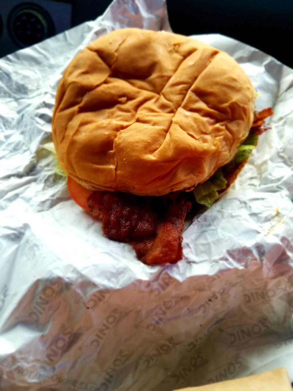 Sonic Drive-In | restaurant | 811 W Tipton St, Seymour, IN 47274, USA | 8125226984 OR +1 812-522-6984