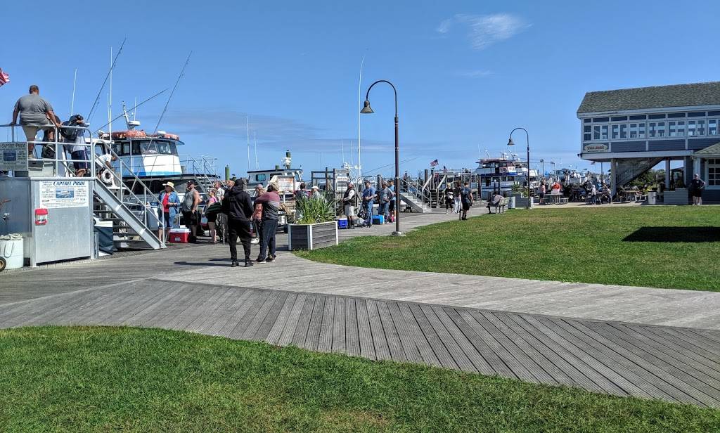 Tiki Joes at Captree Boat Basin | restaurant | Unnamed Road, Babylon, NY 11702, USA | 6313331063 OR +1 631-333-1063