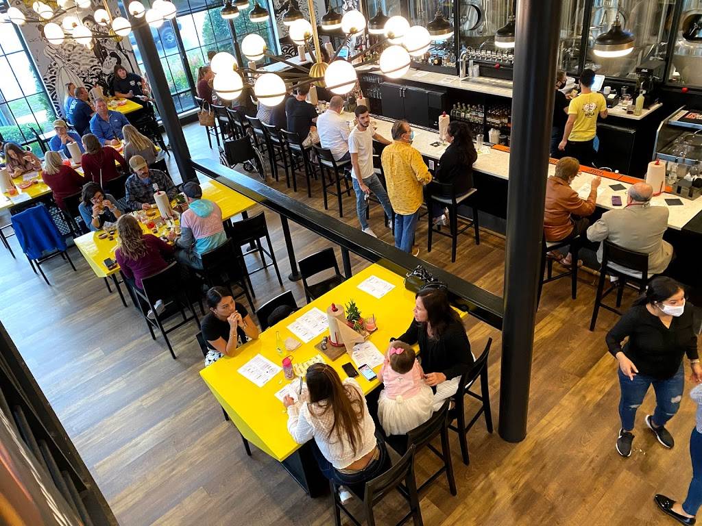 Hola Tacos Willoughby | restaurant | 3941 Erie St 1st Level, Willoughby, OH 44094, USA | 4405278101 OR +1 440-527-8101