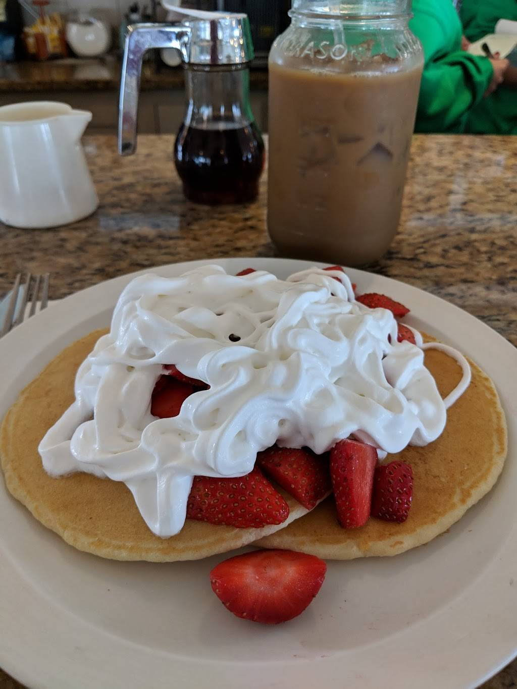 Sissys At the Harbor | restaurant | 8 Simon Lake Dr, Atlantic Highlands, NJ 07716, USA | 7322912218 OR +1 732-291-2218