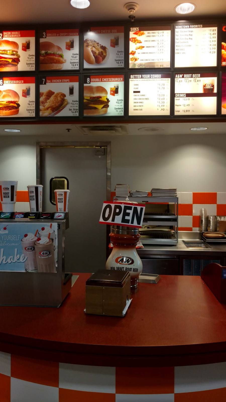 A&W | restaurant | 100 Arrival Ave, Ronkonkoma, NY 11779, USA | 6312857684 OR +1 631-285-7684