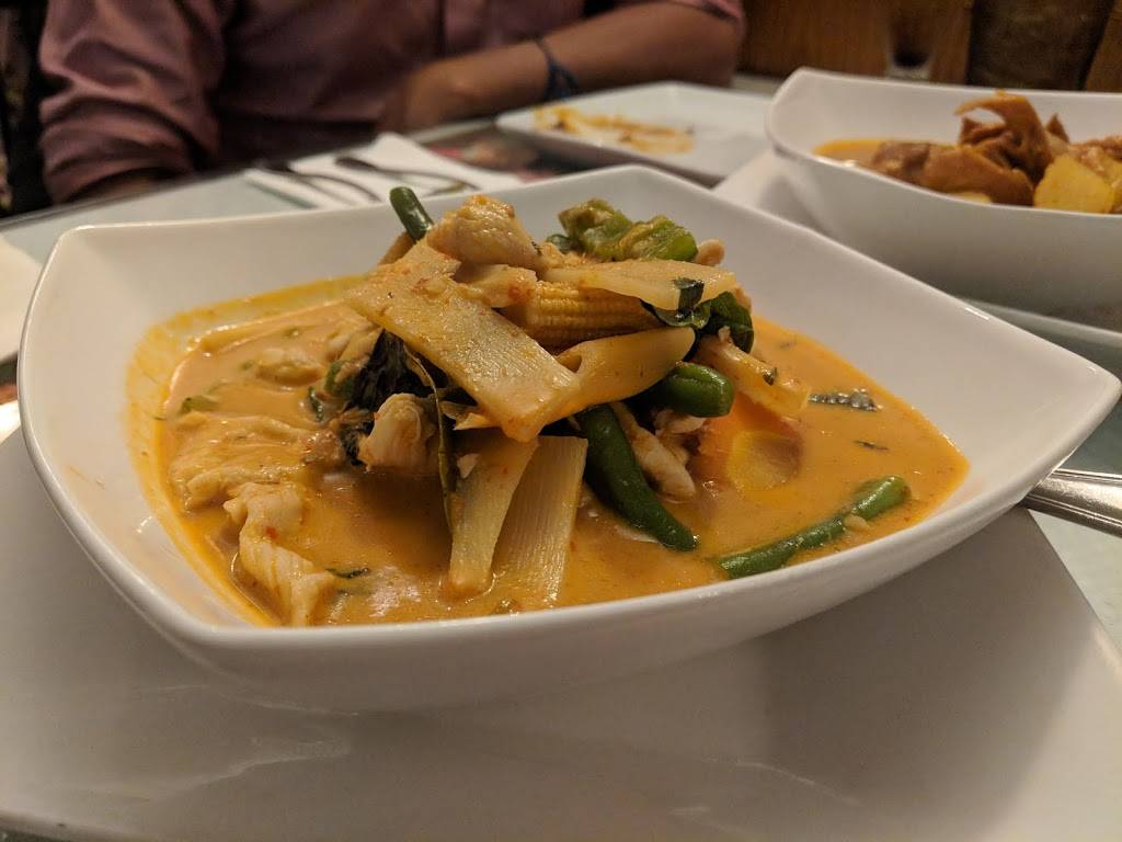 Yukol Place Thai Cuisine | restaurant | 2380 Lombard St, San Francisco, CA 94123, USA | 4159221599 OR +1 415-922-1599