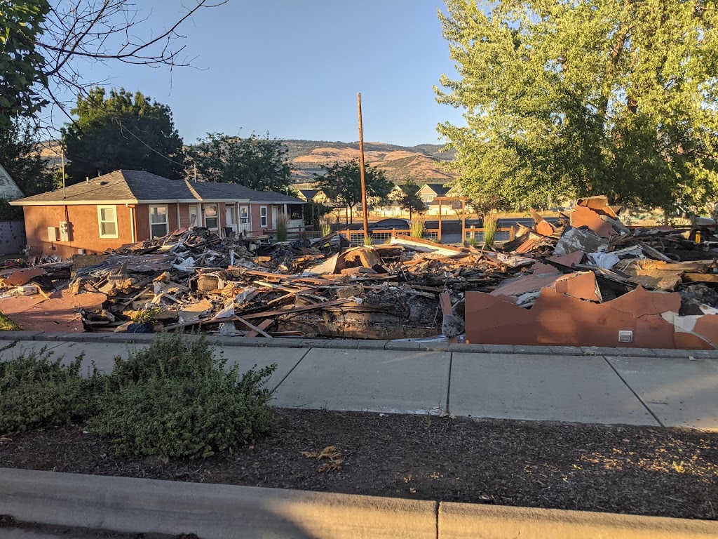 Js Bistro Wagon | restaurant | 26 Talent Ave, Talent, OR 97540, USA | 5412618631 OR +1 541-261-8631