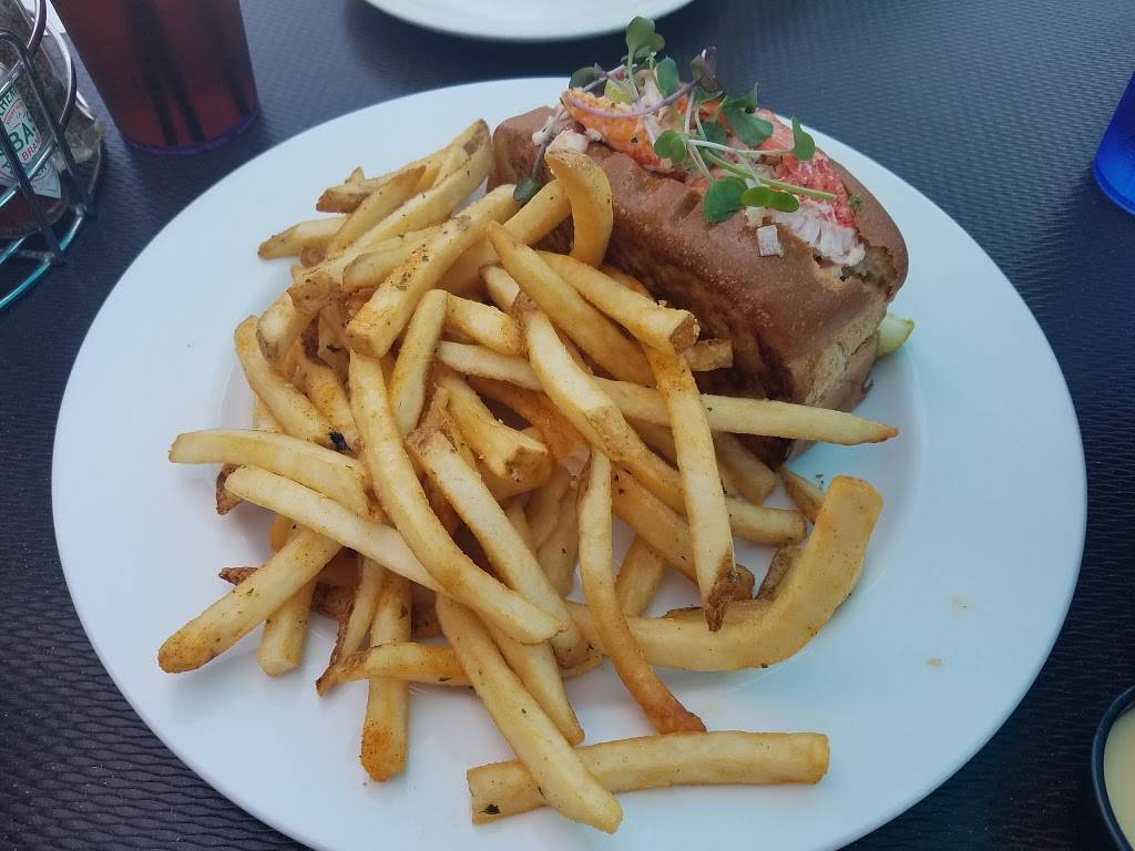 Riva Crab House | restaurant | 700 E Grand Ave, Chicago, IL 60611, USA | 3126447482 OR +1 312-644-7482