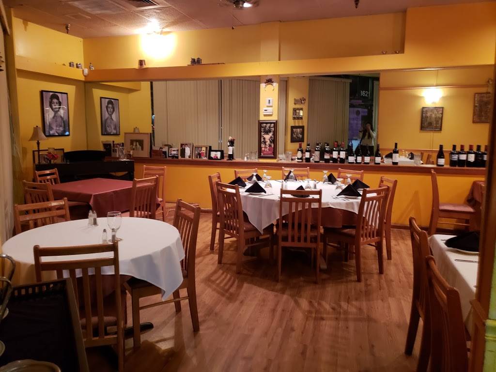 Gios Italian Restaurant | restaurant | 3621 W Waters Ave, Tampa, FL 33614, USA | 8139321922 OR +1 813-932-1922