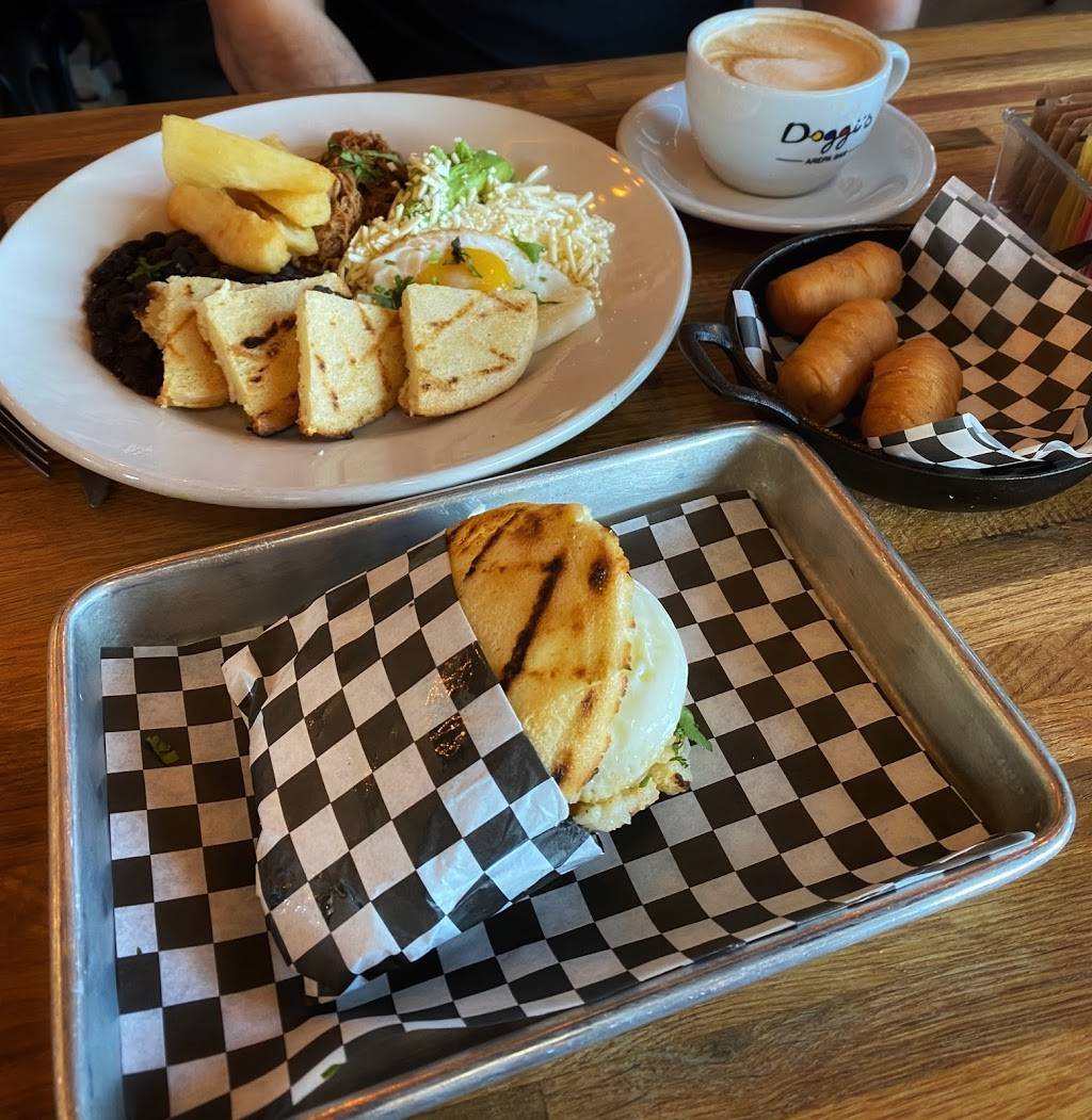 Doggis Arepa Bar | restaurant | 801 N Federal Hwy Suite 118, Hallandale Beach, FL 33009, USA | 7544008115 OR +1 754-400-8115