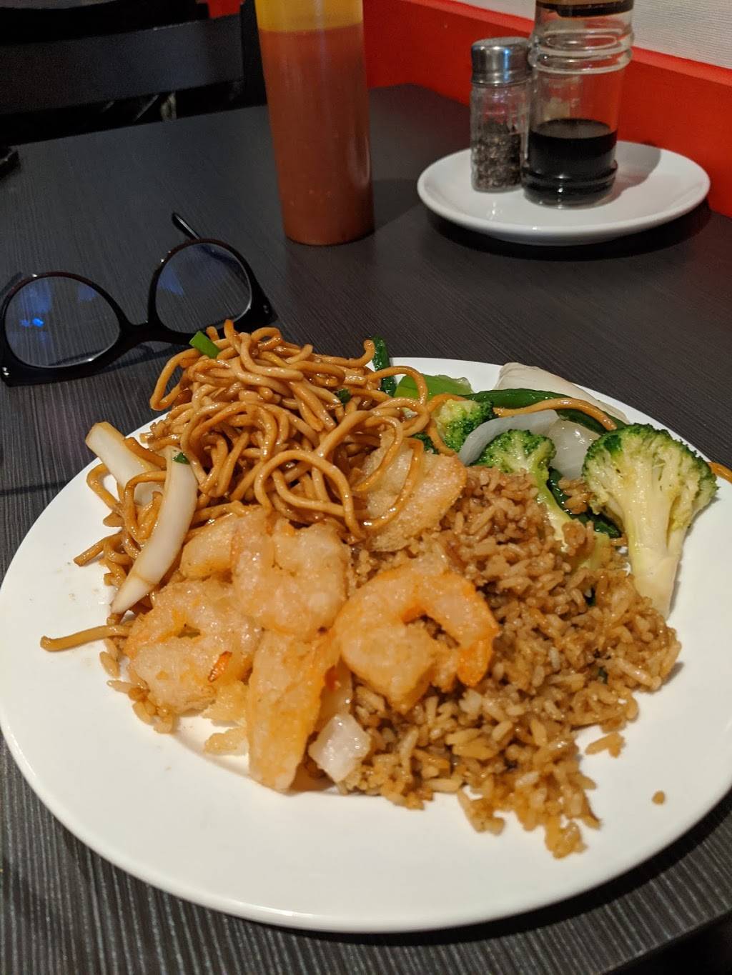 Caribbean Heat Family Restaurant | restaurant | 1300 Finch Ave W, North York, ON M3J 3K2, Canada | 4167396600 OR +1 416-739-6600