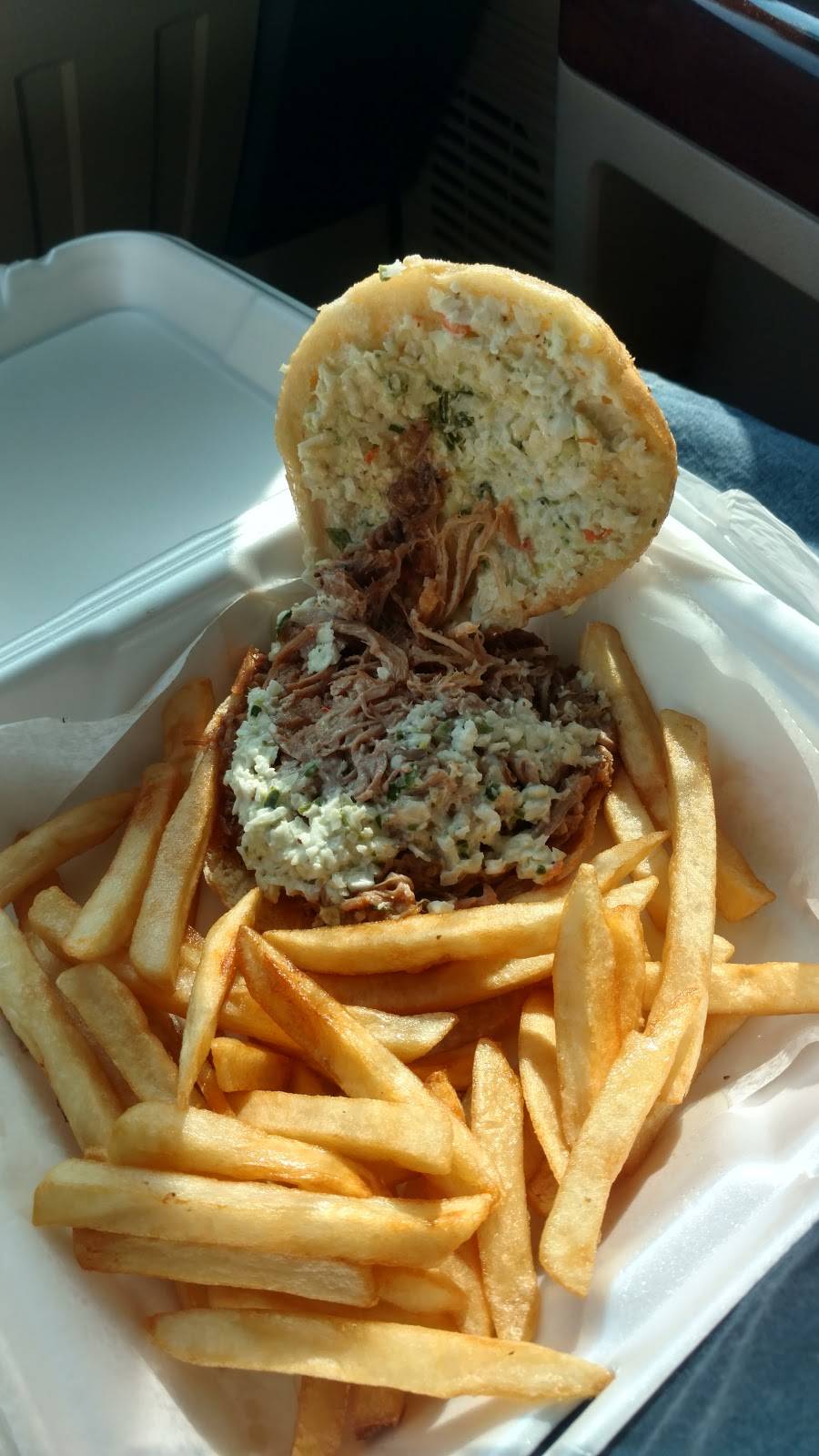 Malbon Bros. | restaurant | 1896 General Booth Blvd, Virginia Beach, VA 23454, USA | 7574279607 OR +1 757-427-9607