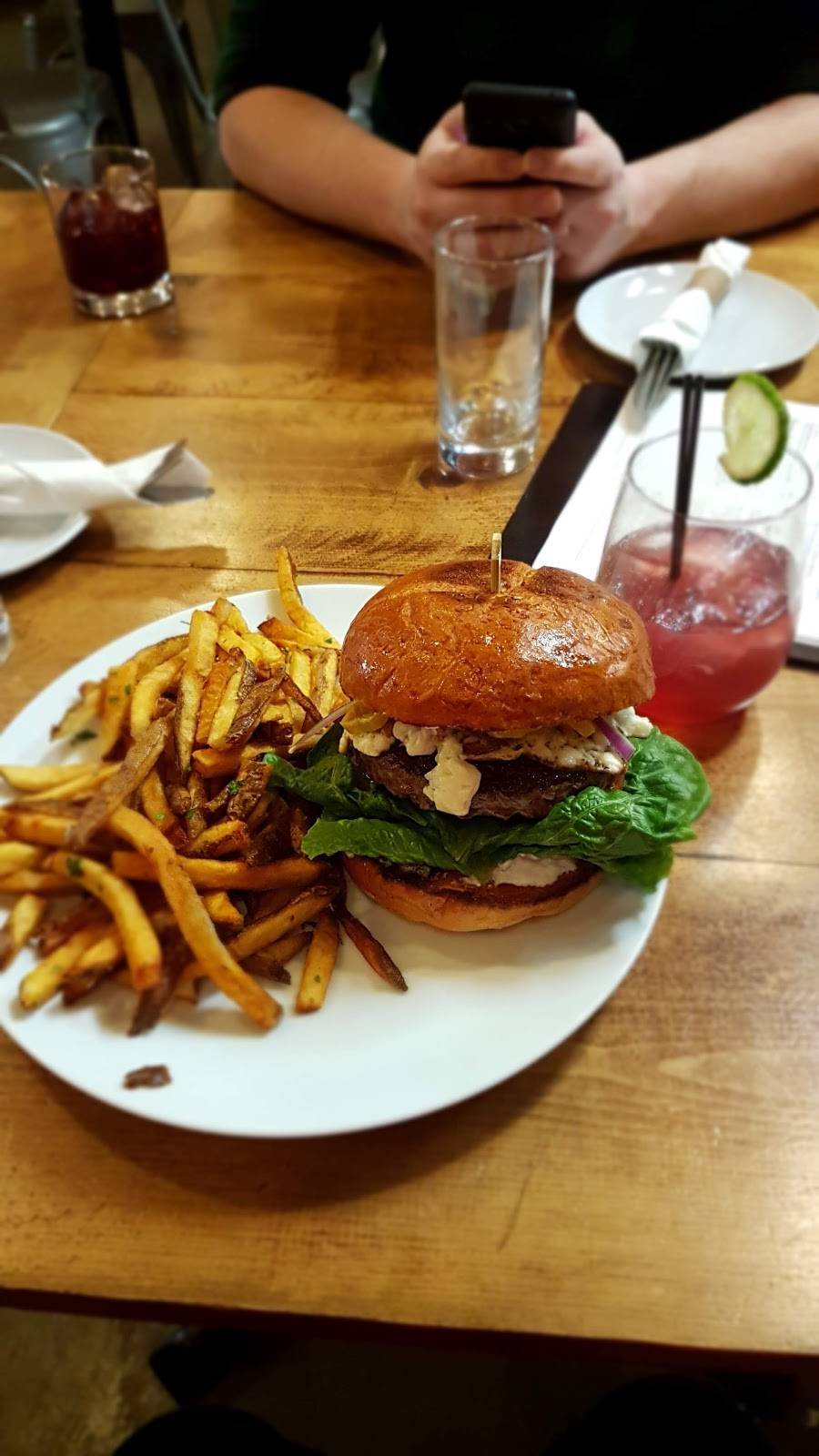 Airways Brewing - The Bistro & Beer Garden | restaurant | 320 W Harrison St, Kent, WA 98032, USA | 2532368632 OR +1 253-236-8632