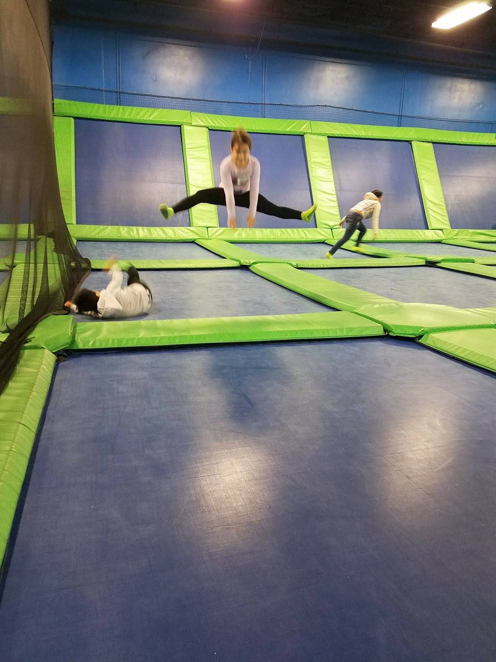 AirHeads Adventure Arena Orlando | restaurant | 33 W Pineloch Ave, Orlando, FL 32806, USA | 4074776753 OR +1 407-477-6753