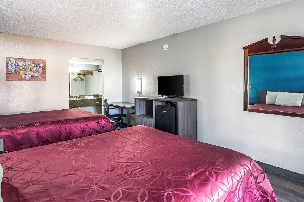 Econo Lodge | restaurant | 2121 W Main St, Durant, OK 74701, USA | 5806340533 OR +1 580-634-0533
