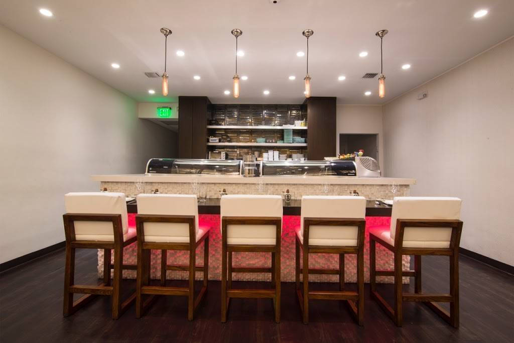 26 Sushi & Tapas | restaurant | 9487 Harding Ave, Surfside, FL 33154, USA | 3055702626 OR +1 305-570-2626