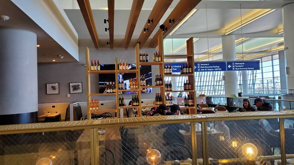 The Parlor @ Sky Harbor | restaurant | 3251 E Sky Harbor Blvd 4th floor, Phoenix, AZ 85034, USA | 4803719646 OR +1 480-371-9646