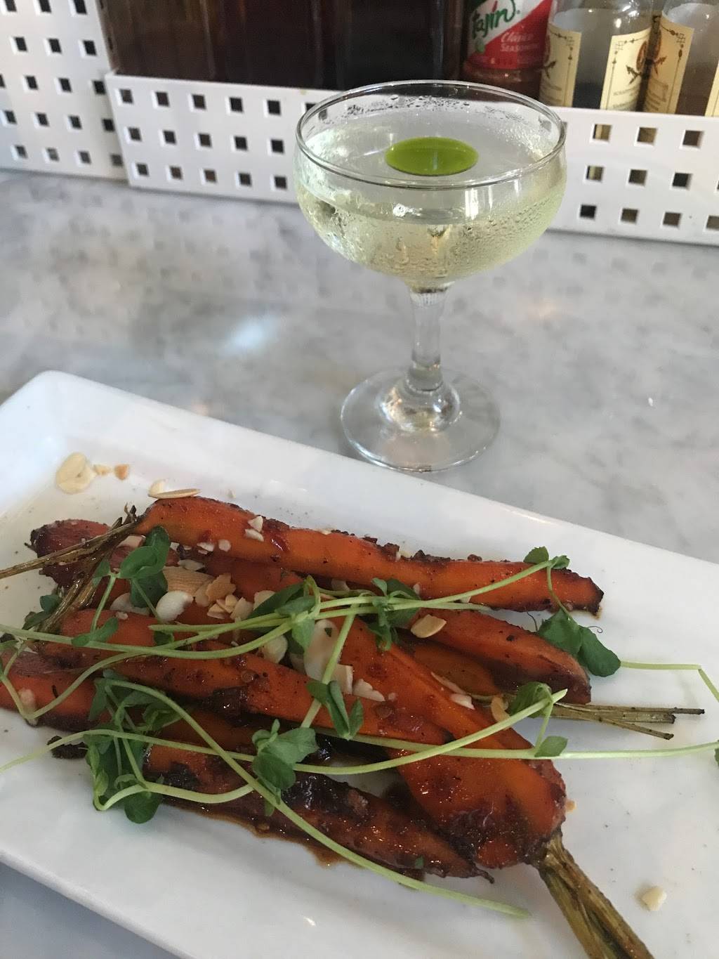 BAR by RED DOOR | restaurant | 729 W Washington St, San Diego, CA 92103, USA | 6192956001 OR +1 619-295-6001