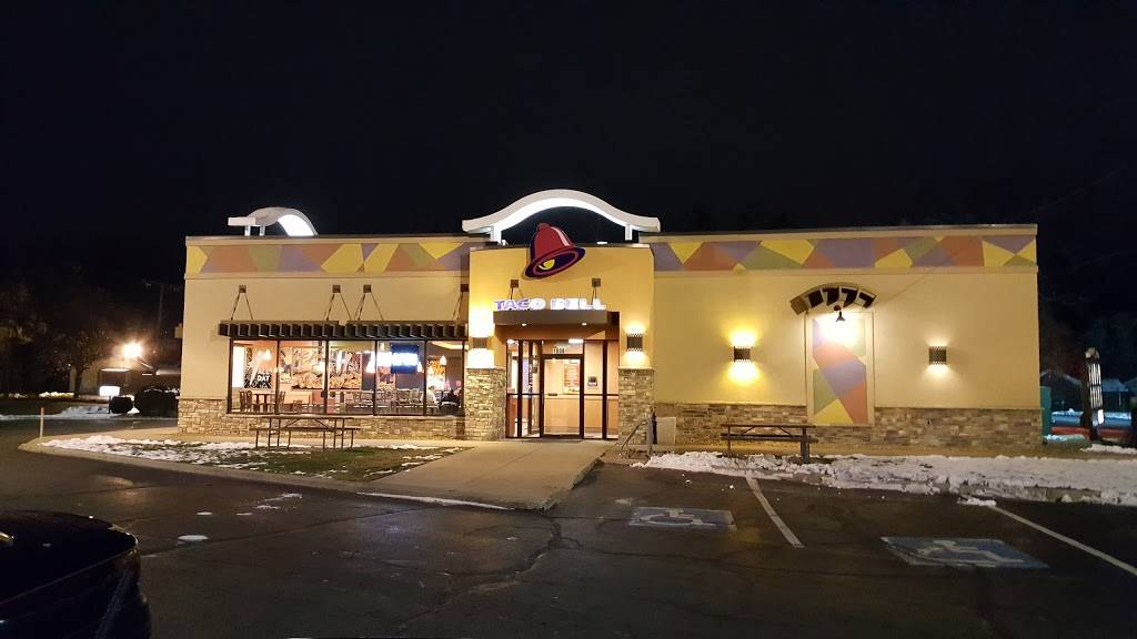 Taco Bell | meal takeaway | 1808 Calumet Ave, Valparaiso, IN 46383, USA | 2194657774 OR +1 219-465-7774