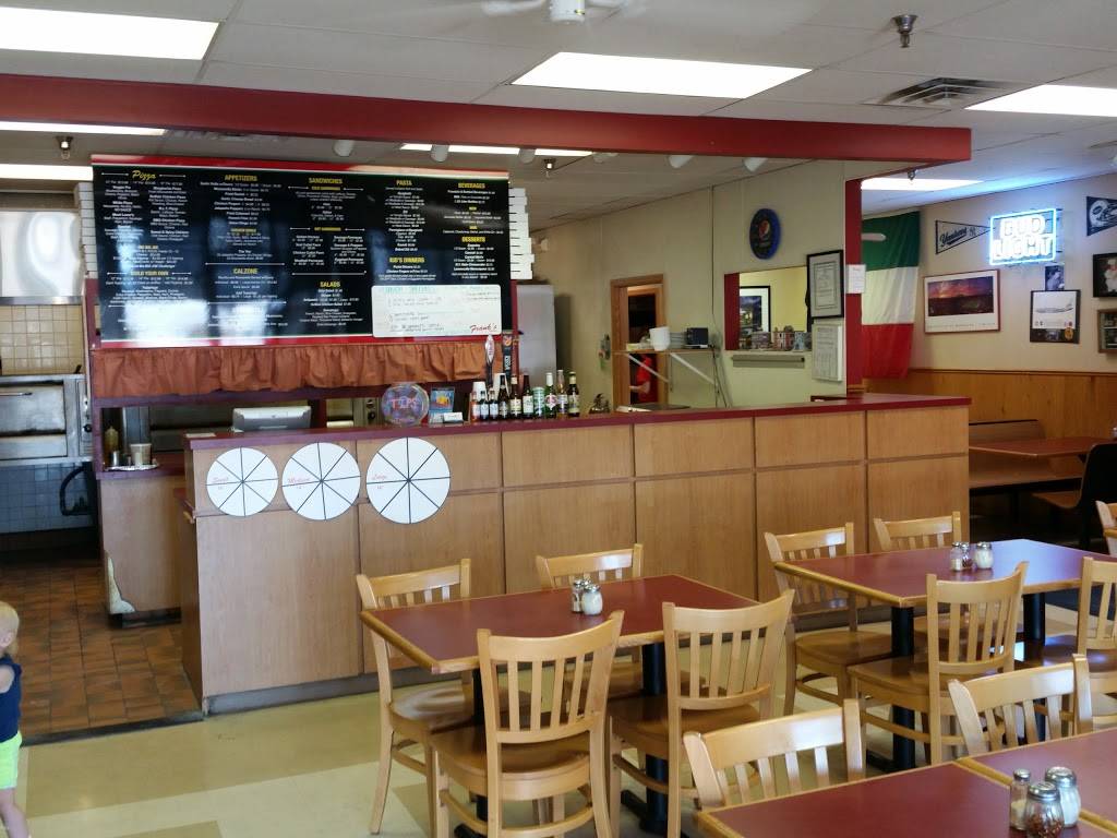 Franks Pizzeria | restaurant | 711 N 132nd St, Omaha, NE 68154, USA | 4024930404 OR +1 402-493-0404