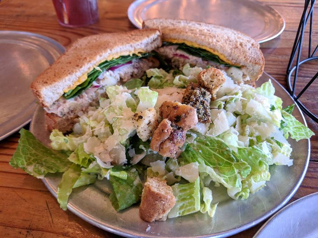 Neighbors Kitchen & Yard | restaurant | 601 Chestnut St, Bastrop, TX 78602, USA | 5129887036 OR +1 512-988-7036