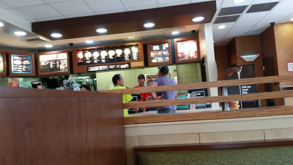 McDonalds | cafe | 11200 FL-84, Davie, FL 33325, USA | 9544751532 OR +1 954-475-1532