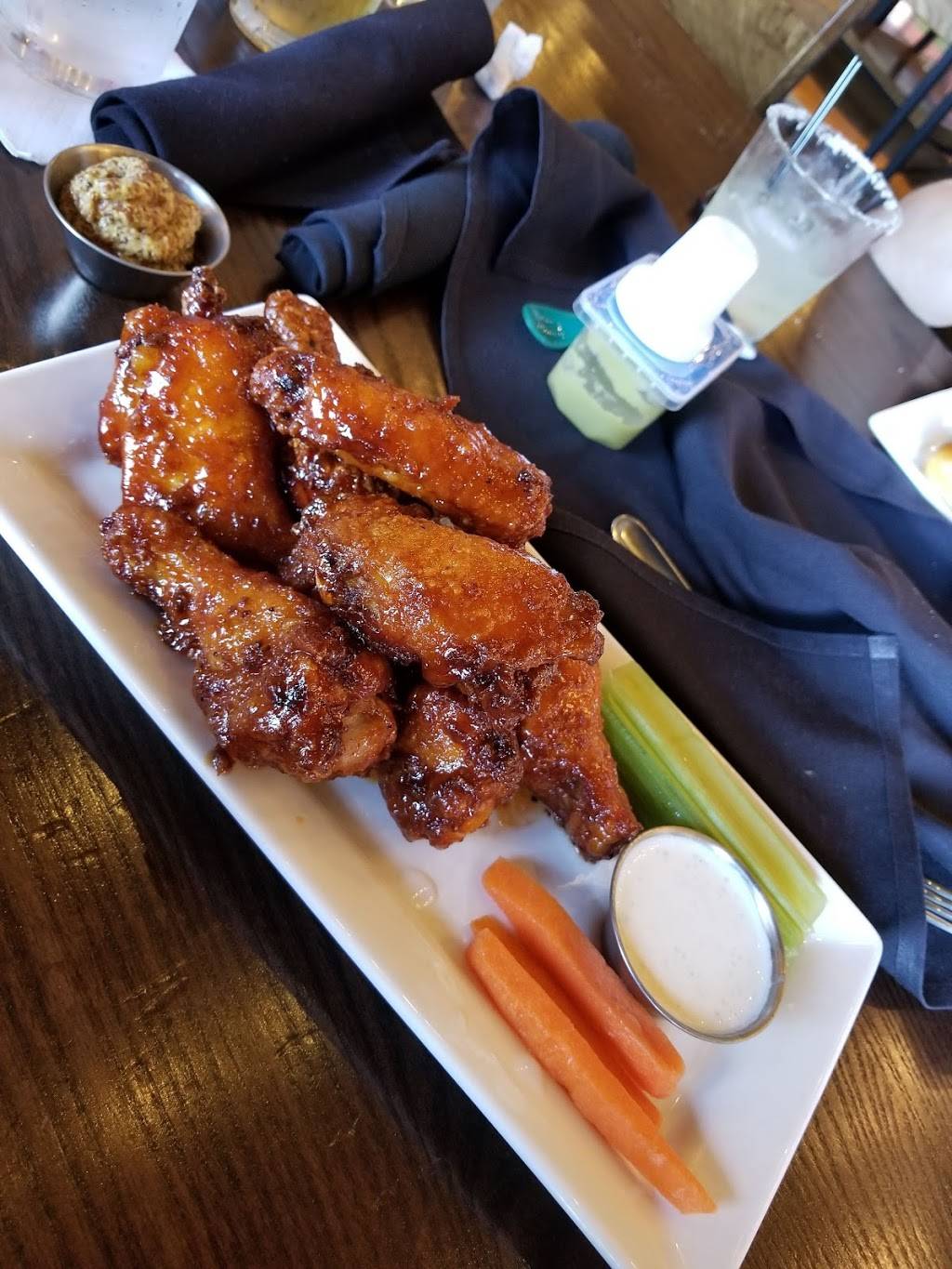 Troys | restaurant | 1650 E Randol Mill Rd STE 100, Arlington, TX 76011, USA | 8177691551 OR +1 817-769-1551