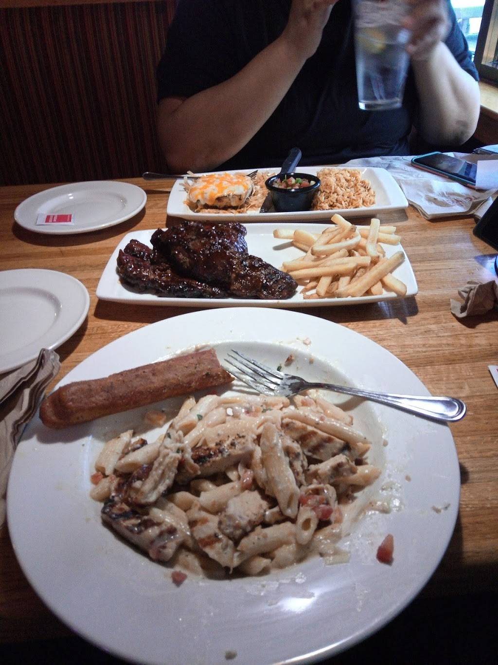 Applebees Grill + Bar | restaurant | 1665 W Lacey Blvd, Hanford, CA 93230, USA | 5595838084 OR +1 559-583-8084