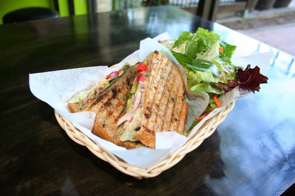 Itz a Wrap | restaurant | 129 Jefferson Ave, Toronto, ON M6K 3E4, Canada | 6474308417 OR +1 647-430-8417