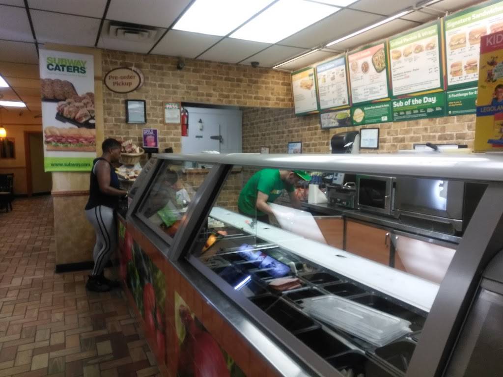 Subway | restaurant | 4545 Kingston Rd, Scarborough, ON M1E 2P1, Canada | 4167242400 OR +1 416-724-2400