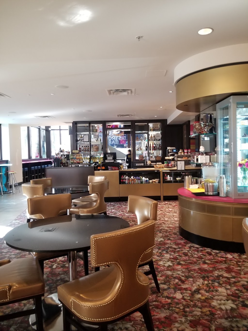 Pineapple Bistro & Bar | restaurant | 300 Roy St, Seattle, WA 98109, USA | 2062844955 OR +1 206-284-4955