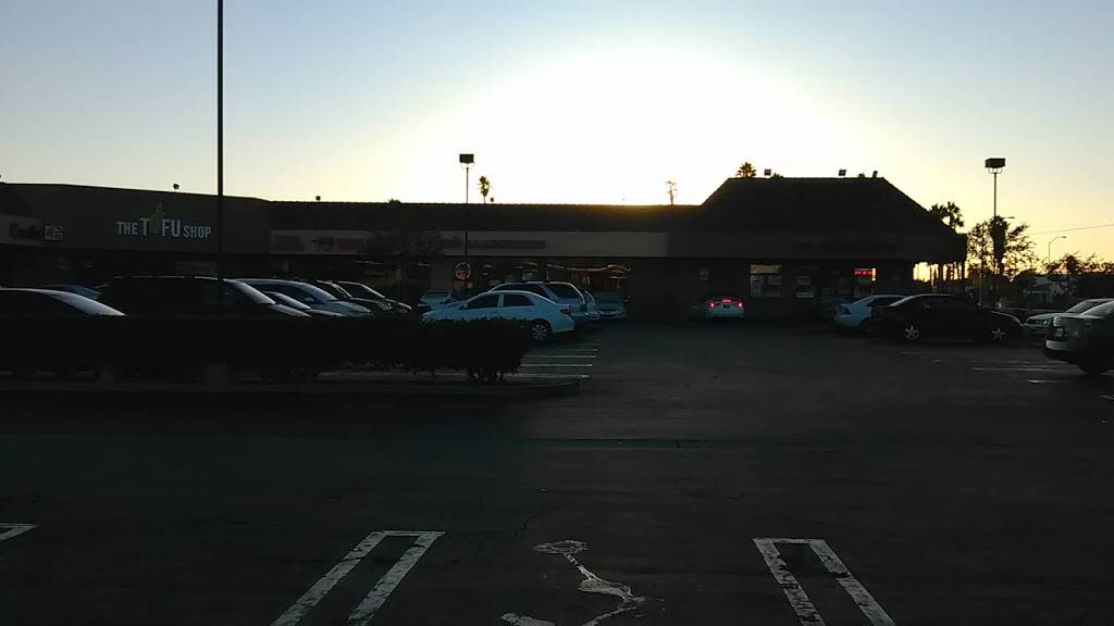 Lees Sandwiches | cafe | 3014 Lincoln Ave, Anaheim, CA 92801, USA | 7148269888 OR +1 714-826-9888