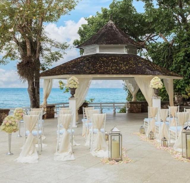 Jerk Box USA | restaurant | 737 Apopka-Vineland Rd Unit 200A, Orlando, FL 32818, USA | 4074376281 OR +1 407-437-6281