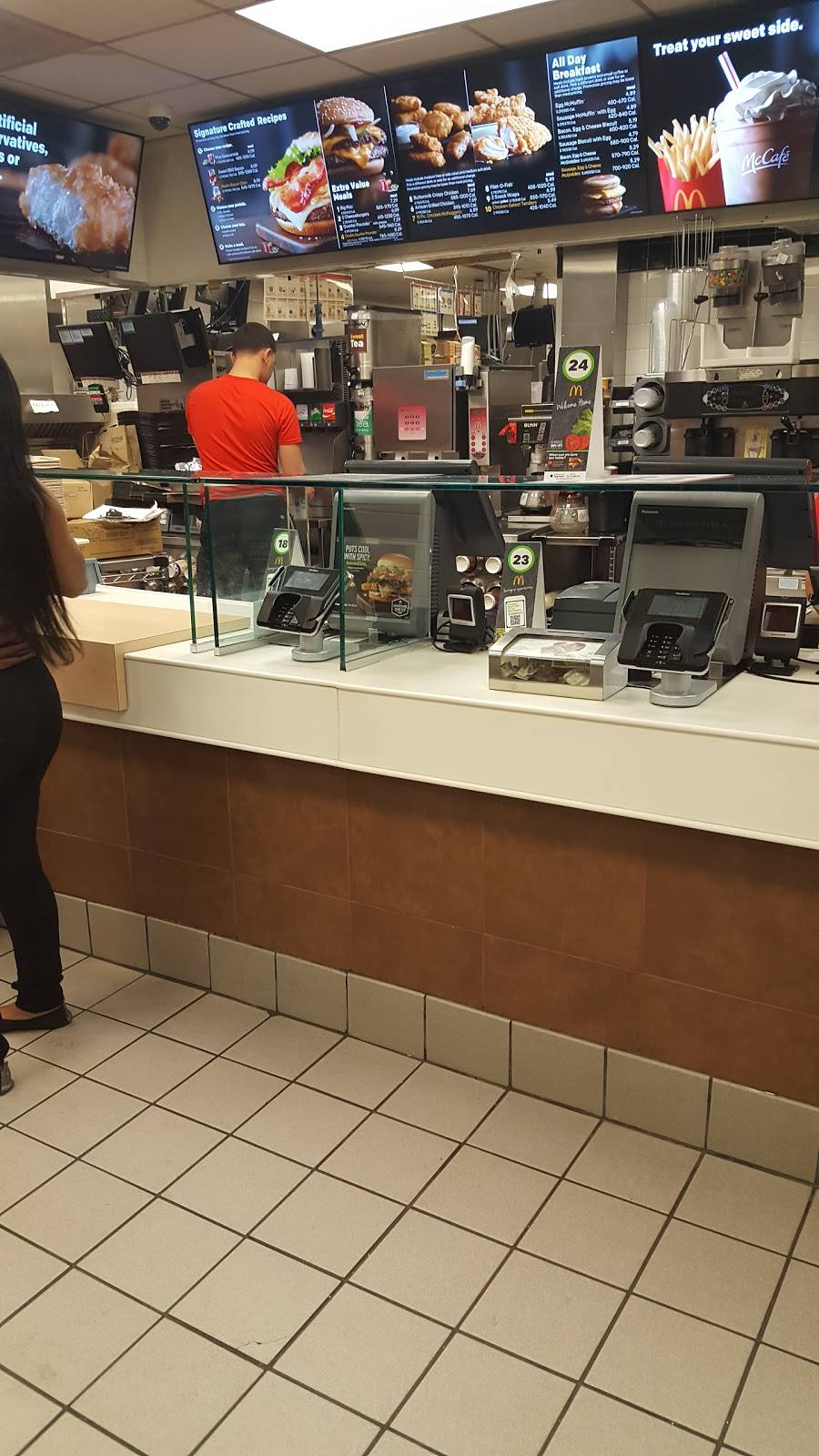 McDonalds | cafe | 193 Essex St, Hackensack, NJ 07601, USA | 2019689878 OR +1 201-968-9878