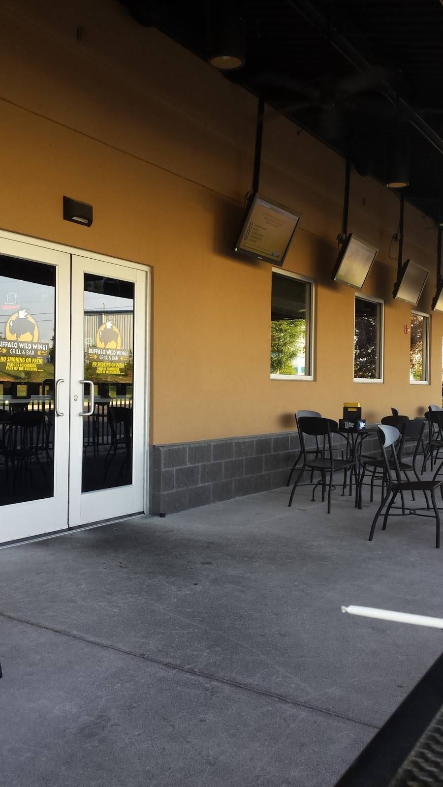 Buffalo Wild Wings | restaurant | 6385 Carlisle Pike, Mechanicsburg, PA 17050, USA | 7176972142 OR +1 717-697-2142